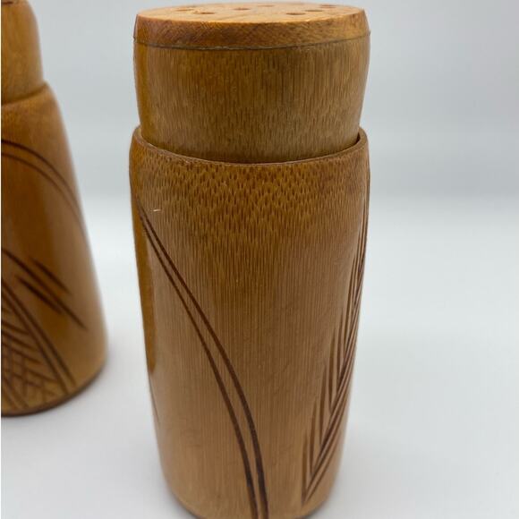Mid Century Modern Vintage Wood Salt +Pepper set Wood Shakers etched design - Picture 3 of 5